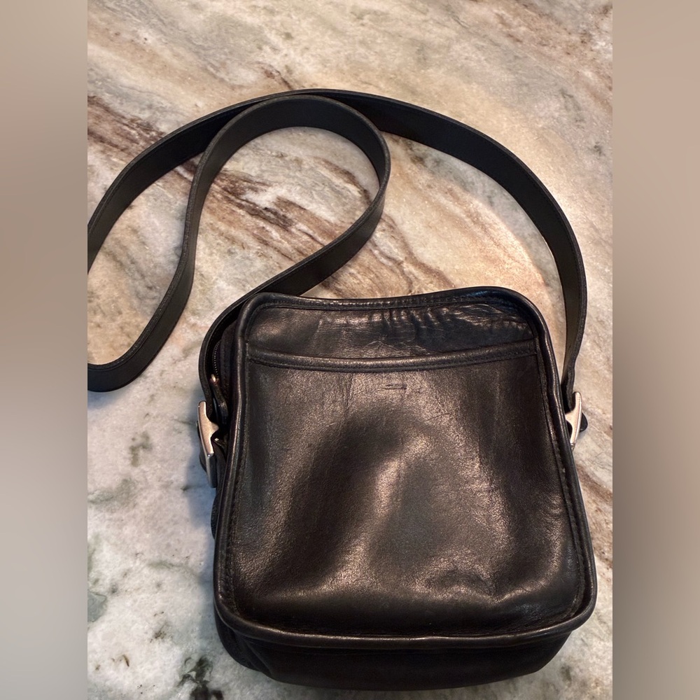 Vintage Coach crossbody bag 
Camera Bag